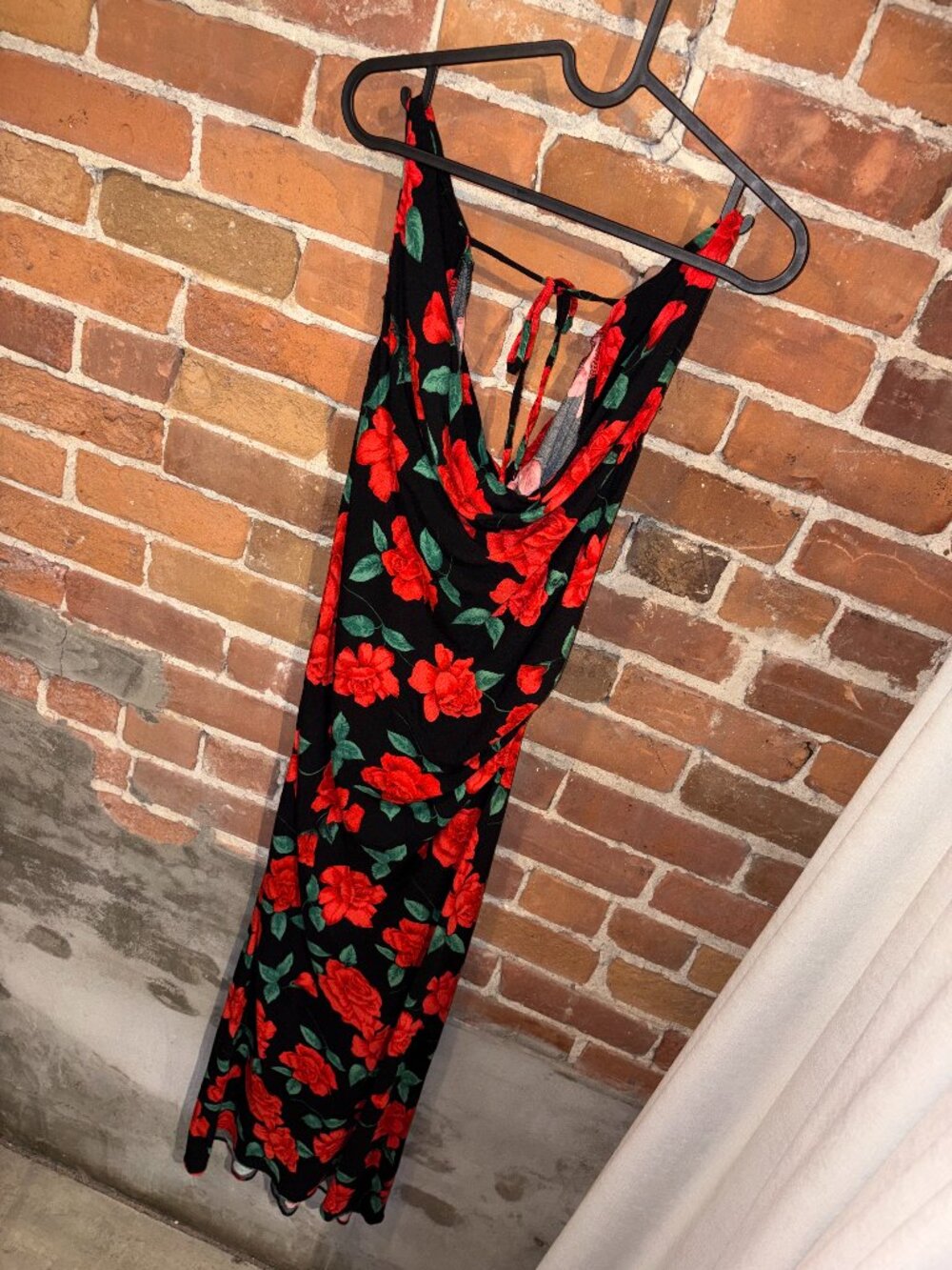Vintage Red Rose Scoop Neck Dress